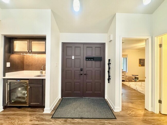 Building Photo - 155 Gleneagles Dr
