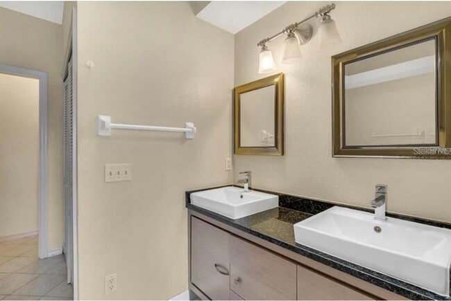 Building Photo - 227 Orchid Dr