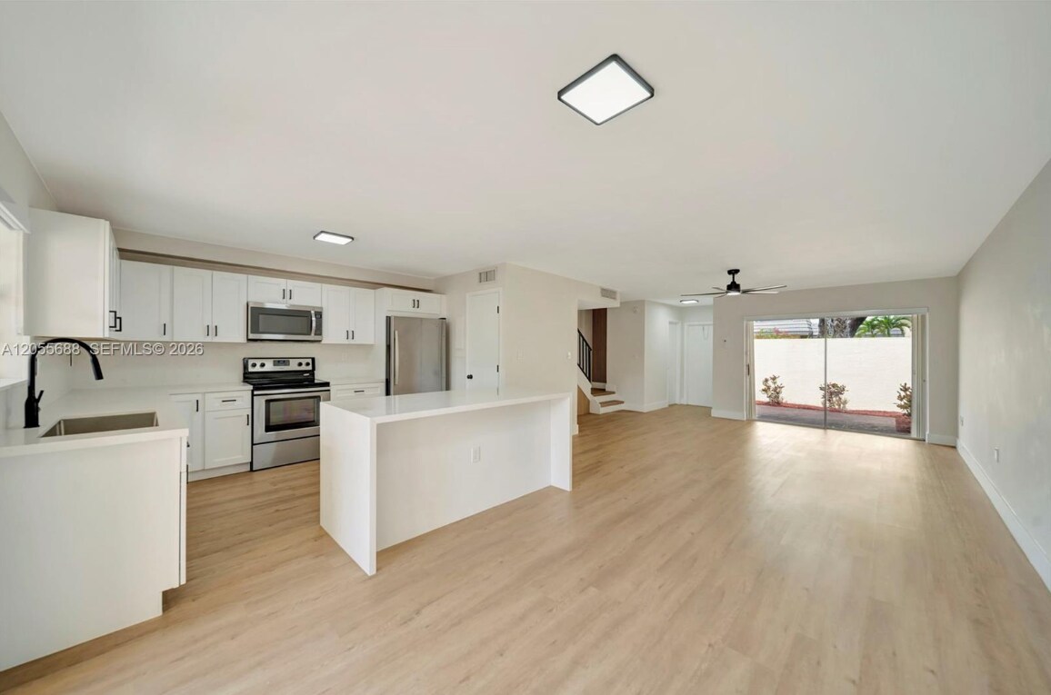 Building Photo - 8769 SW 137th Ave