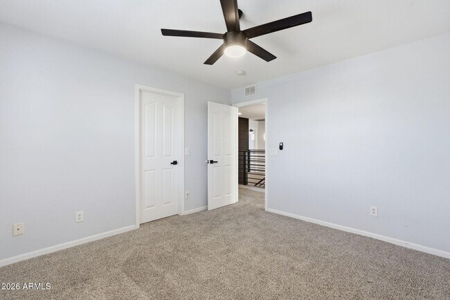 Building Photo - 11402 W Alvarado Rd