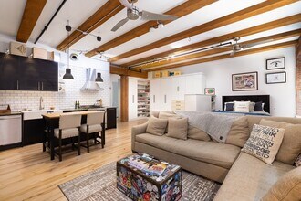 Building Photo - 21 Wormwood St