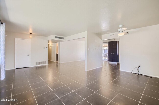 Building Photo - 3213 N 63rd Pl