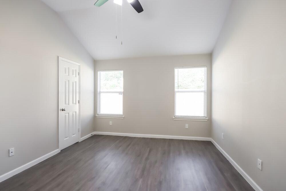 Building Photo - 1615 Trail Oaks Ct