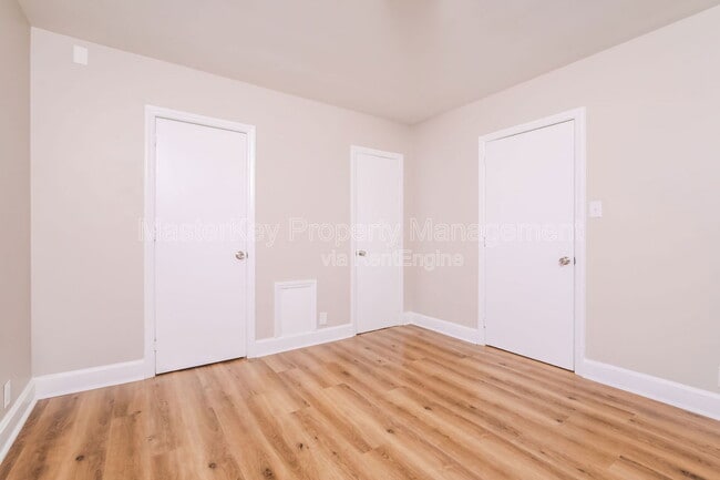 Building Photo - 208 E Geer St