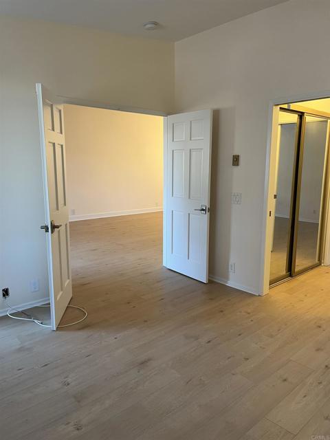 Building Photo - 8840 Villa La Jolla Dr