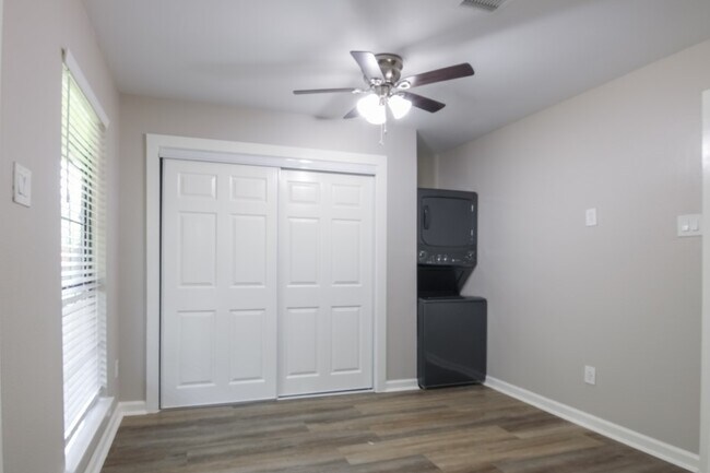 Building Photo - 42 Hunters Creek Dr