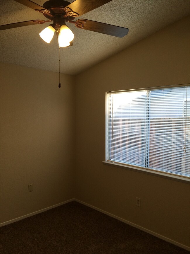 Building Photo - 4416 Silverwood Ln