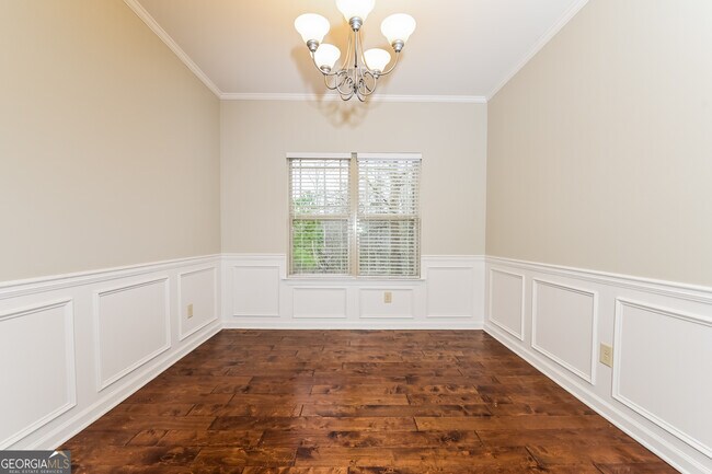 Building Photo - 633 Stevens Pl