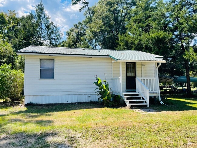 Primary Photo - Spooktacular October Deal! Cozy 2BR/1BA fo...