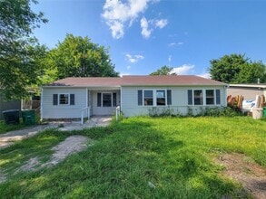 Building Photo - 4909 Holloway Dr