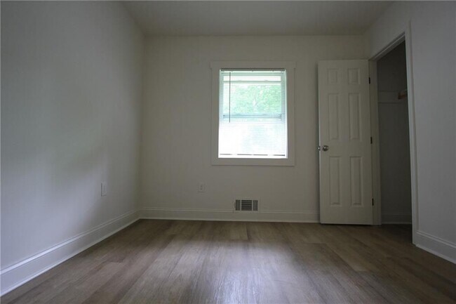 Building Photo - 3533 Larkspur Terrace