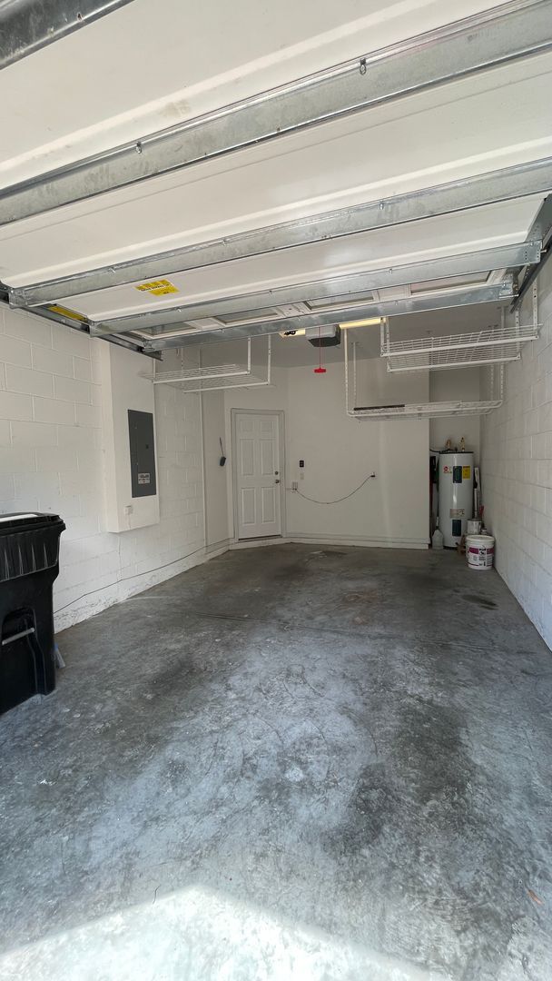 Building Photo - 9484 Strongbark Ln