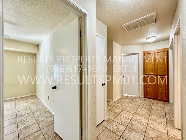 Building Photo - Charming 3-Bedroom Home in Prime Location