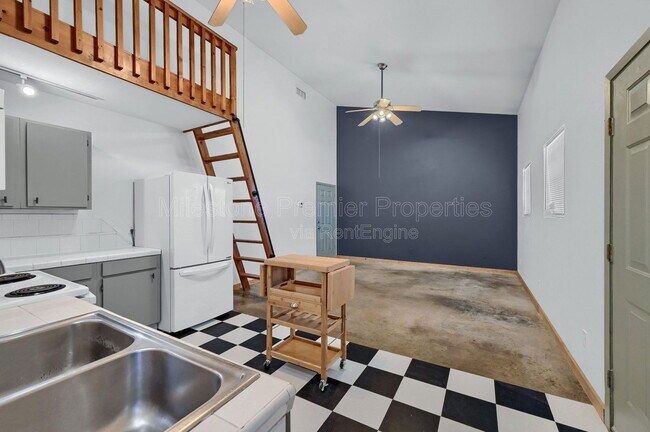 Building Photo - 362 Fisherman Rd