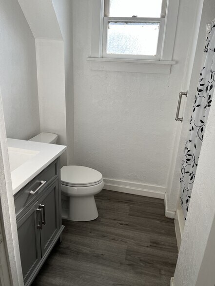 Building Photo - 109 N Kimball Ave