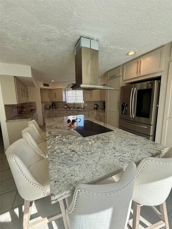 Building Photo - 3222 Freshmeadows Dr