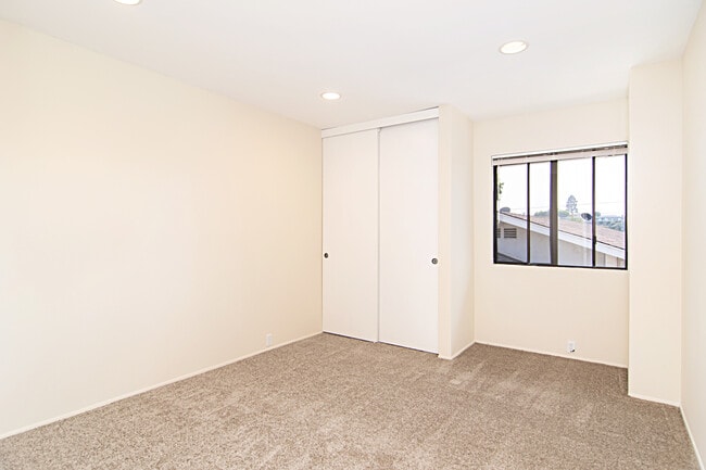 Building Photo - 3987 Camino Lindo