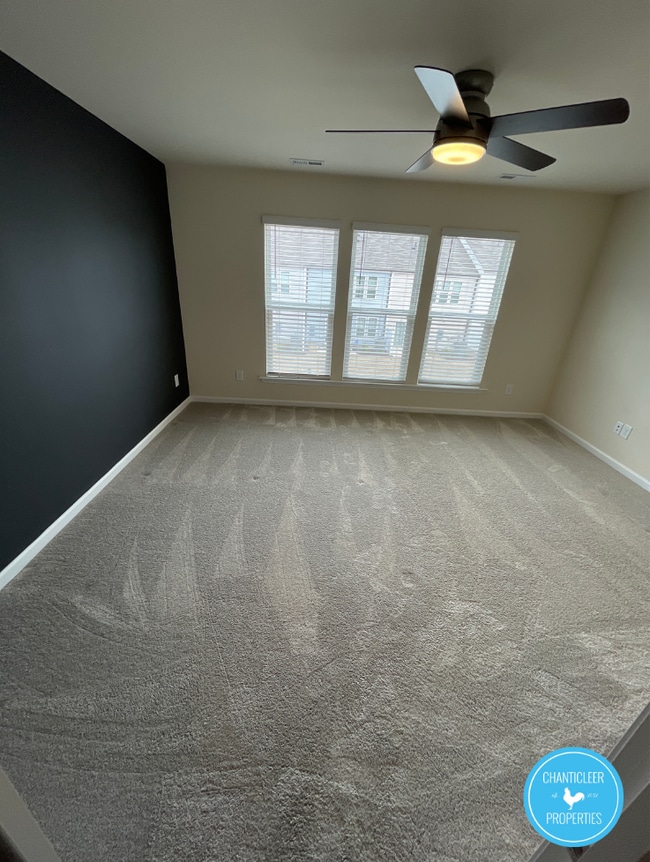 Building Photo - 222 White Oak Ridge Dr