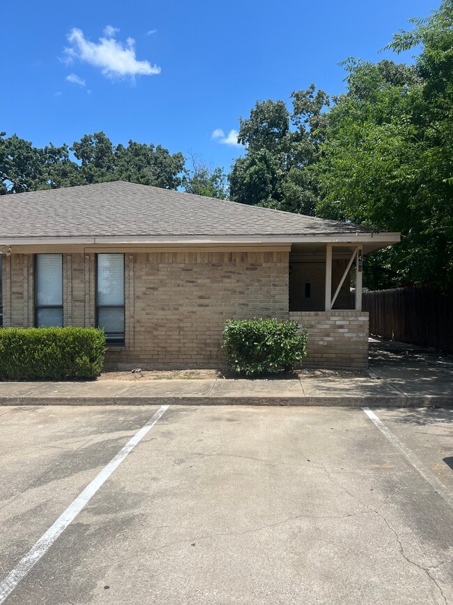 Front of Property - 1401 Lackey Ct