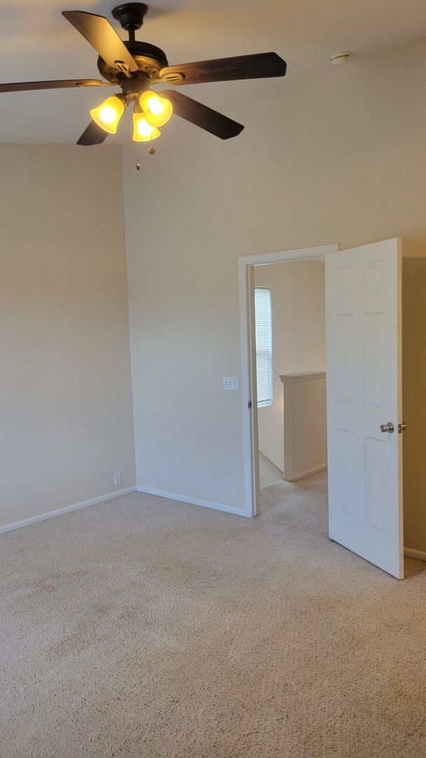 Building Photo - Single Family 3 Bed, 2.5 Bath Home - Avail...