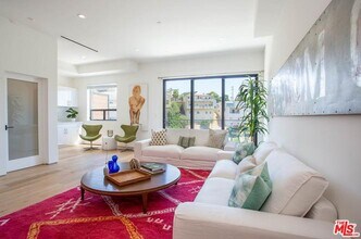 Building Photo - 3756 Brilliant Dr
