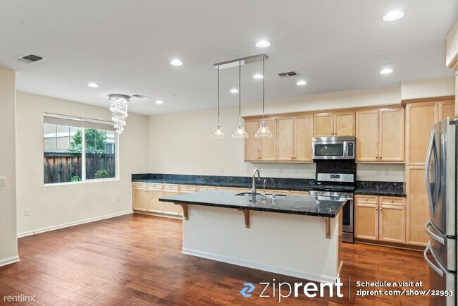 Building Photo - 5 br, 3 bath House - 334 Pacifica Drive, B...