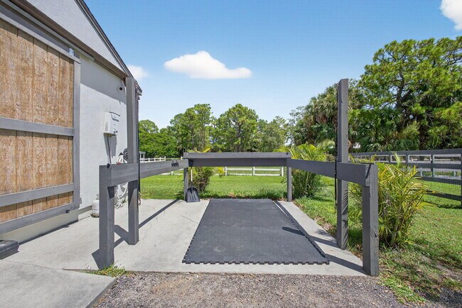 Building Photo - 17218 Shetland Ln