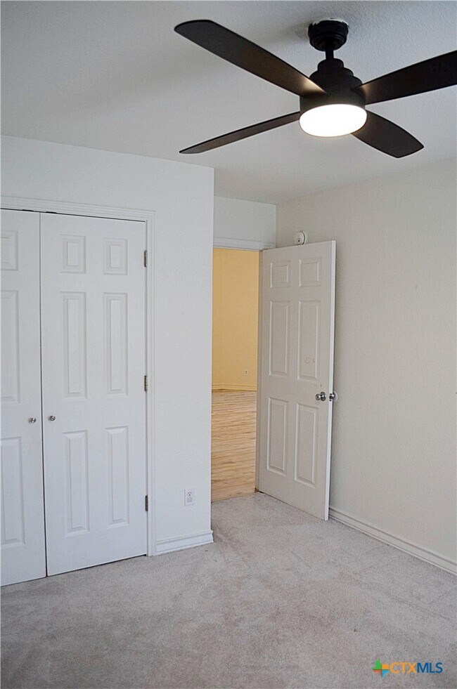 Building Photo - 2105 Merle Dr