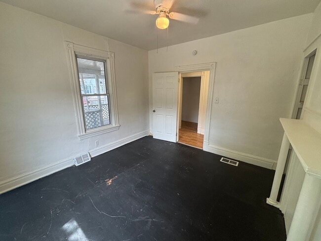 Building Photo - Spacious rooms, updated mechanicals, and convenient Canonsburg living