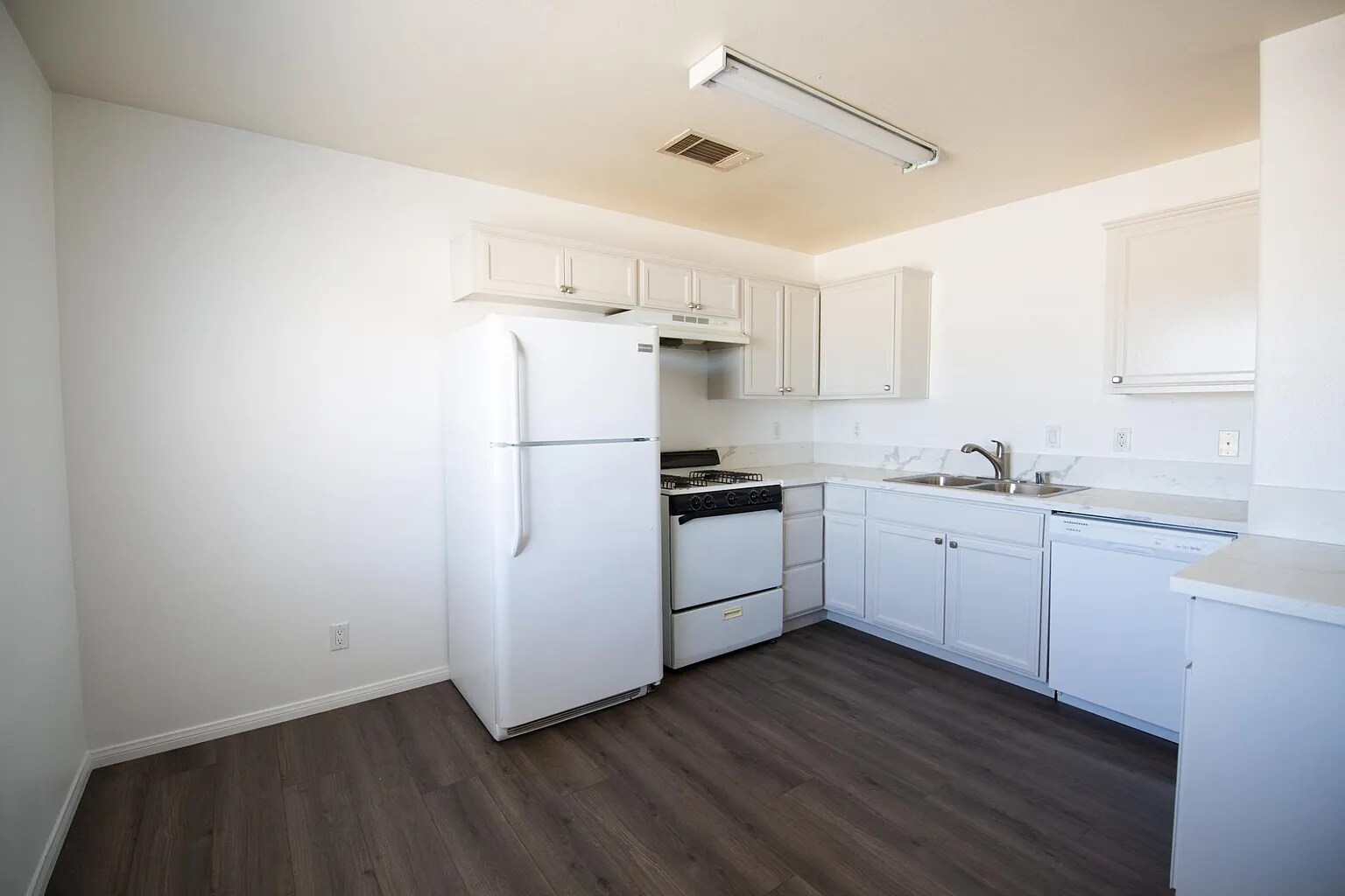 Building Photo - 6313 Palo Verde Ave