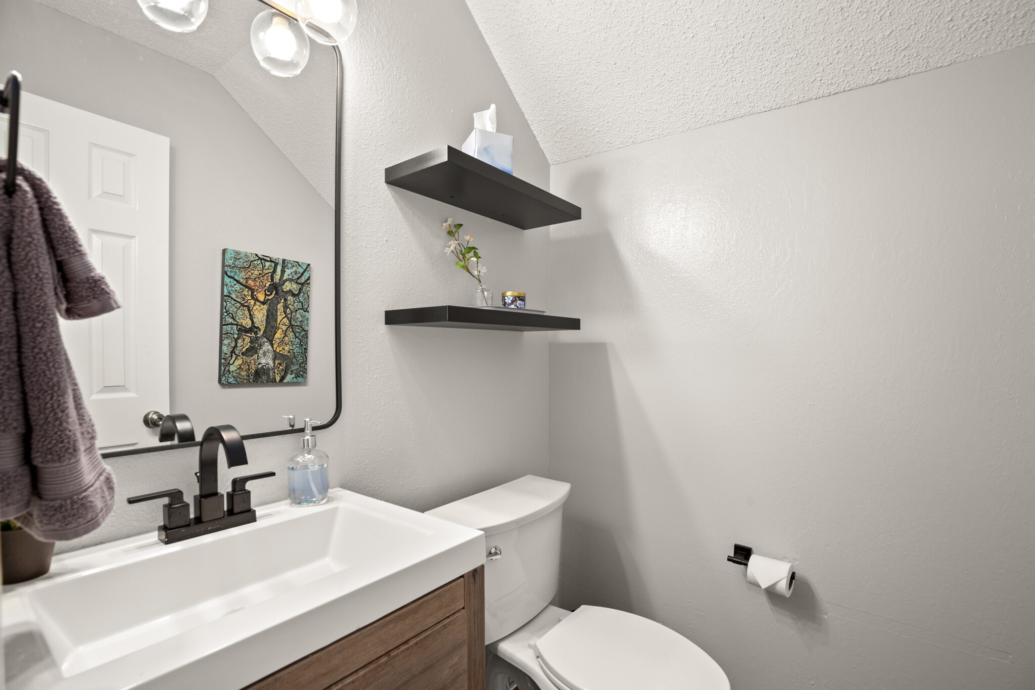 Half bathroom - 8309 Priest River Dr