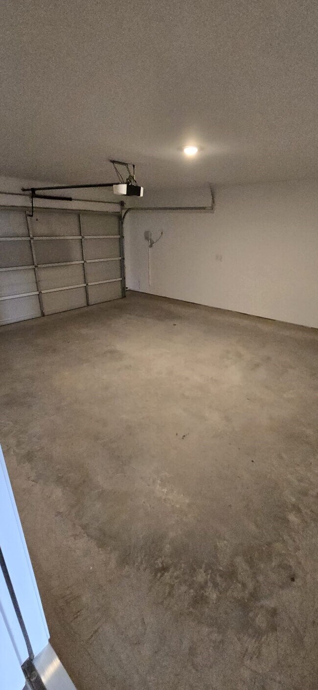 Building Photo - 26523 Pampas Grass Ln