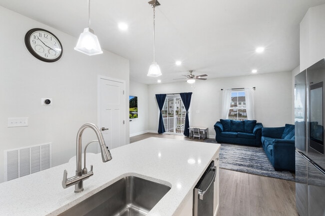 Building Photo - 76 Swackhammer Way