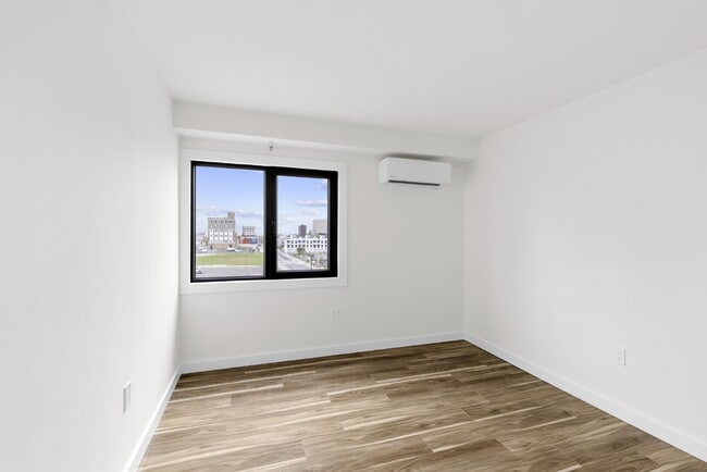Building Photo - Boardwalk House A-05 | Renovated 2BR with Balcony, 733 SF