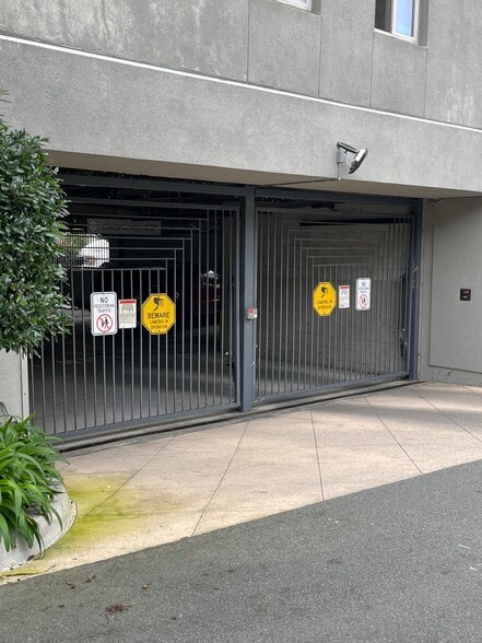 Building Photo - 3887 Pell Pl