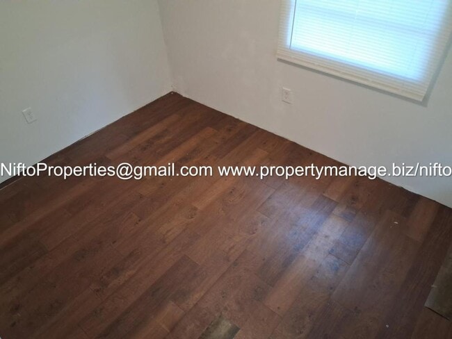 Building Photo - 5612 Aenon Ln