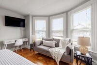 Building Photo - 792 Grove St