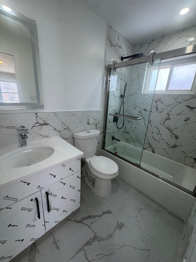 Building Photo - 47 Carpenter Ave