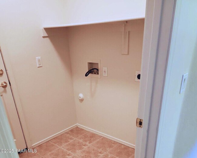 Building Photo - 7559 N Summit Pass