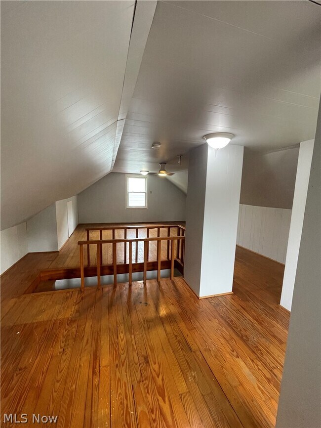 Building Photo - 2128 6th St
