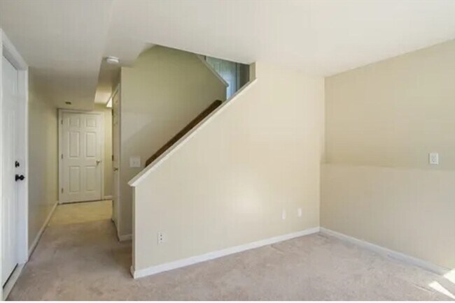 Building Photo - 35 B Gates Rd