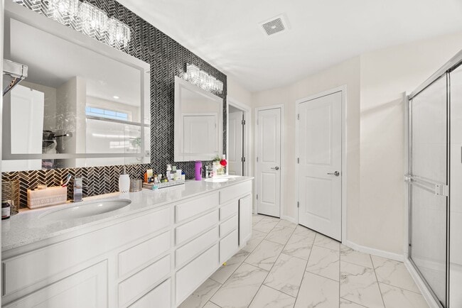 Building Photo - PARADISE IN PLAINFIELD's NORTHPOINTE