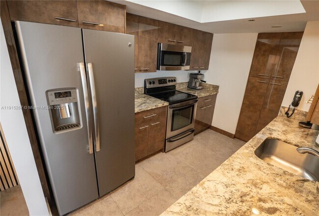 Building Photo - 1717 N Bayshore Dr