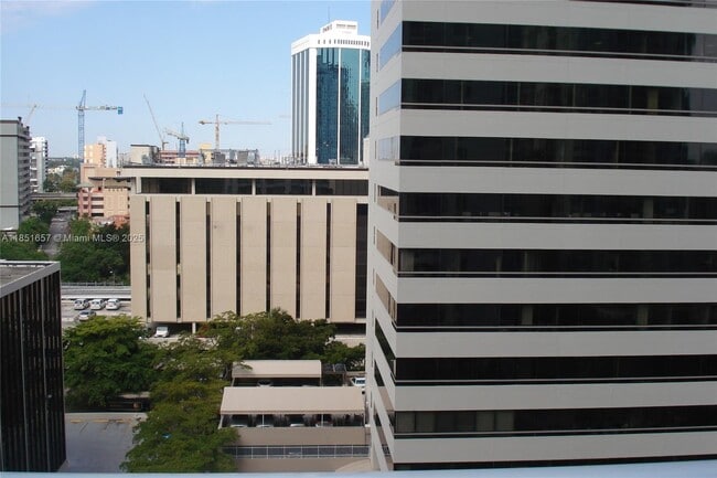 Building Photo - 951 Brickell Ave