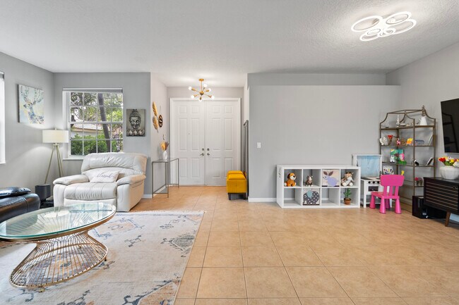 Building Photo - 2253 Balsan Way