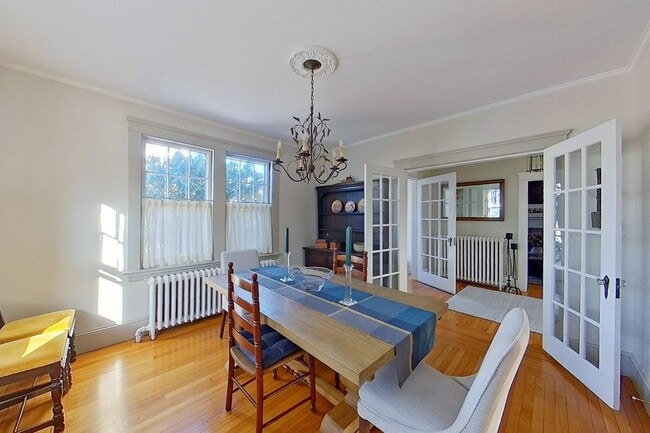 Building Photo - 27 Cranston Ave