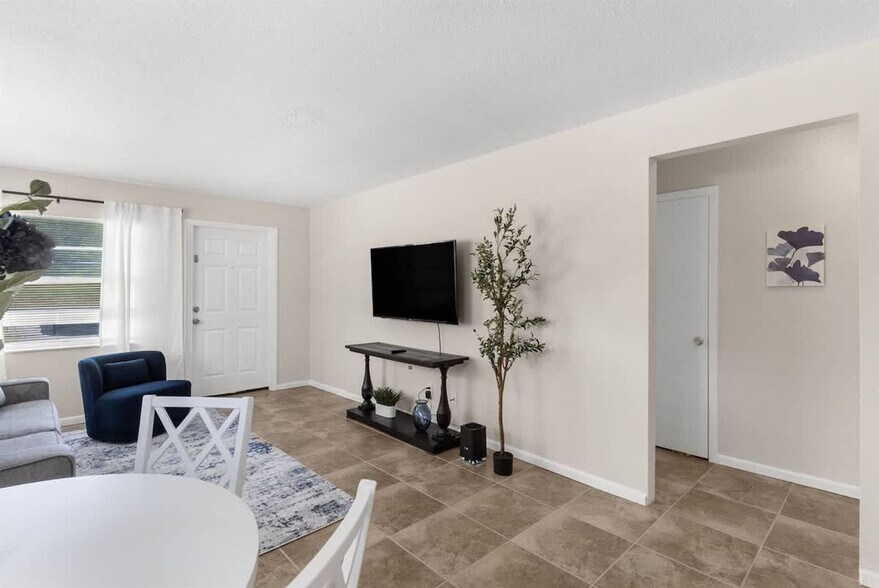 Building Photo - 13921 19th St