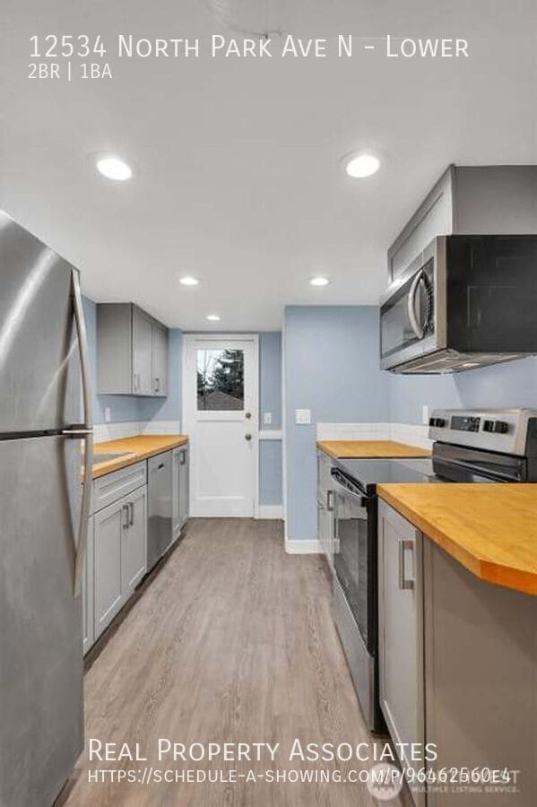 Building Photo - 12534 N Park Ave N