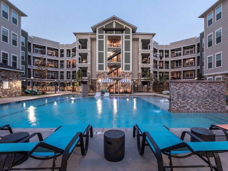 FIVE810 Southlands Aurora, CO Apartment Finder