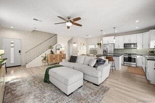 Building Photo - 1289 Donax Ave